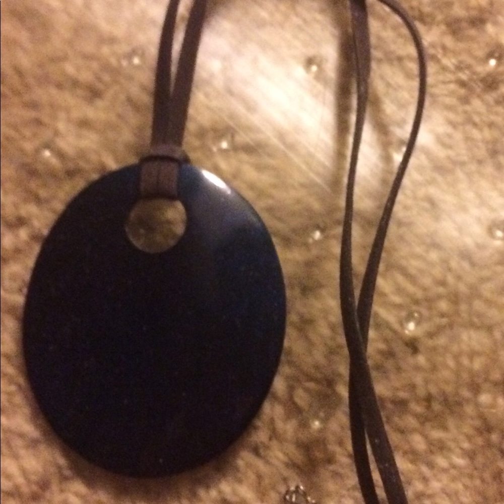 Woman long necklace